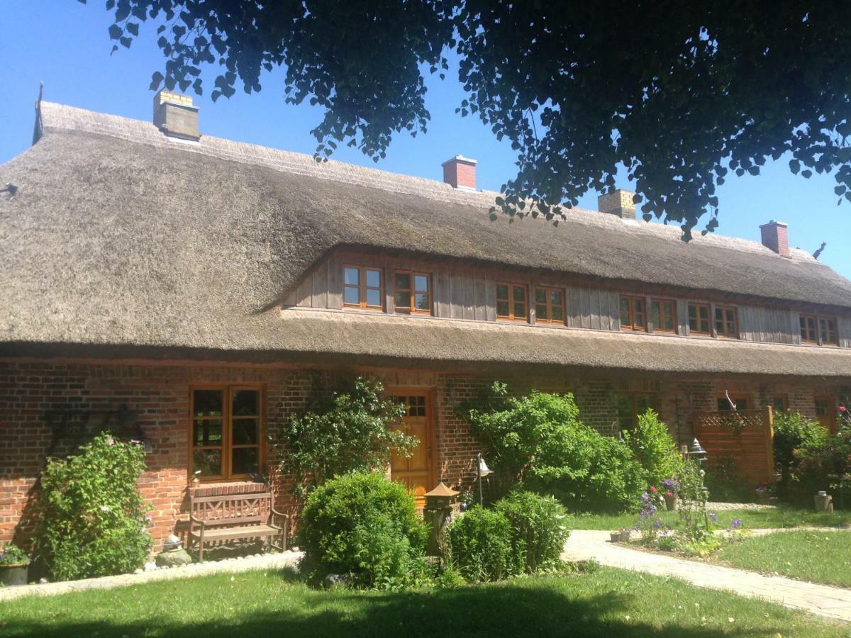 Апартаменты Kleine Auszeit Kluis Экстерьер фото